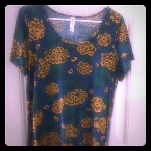 Lularoe classic tee